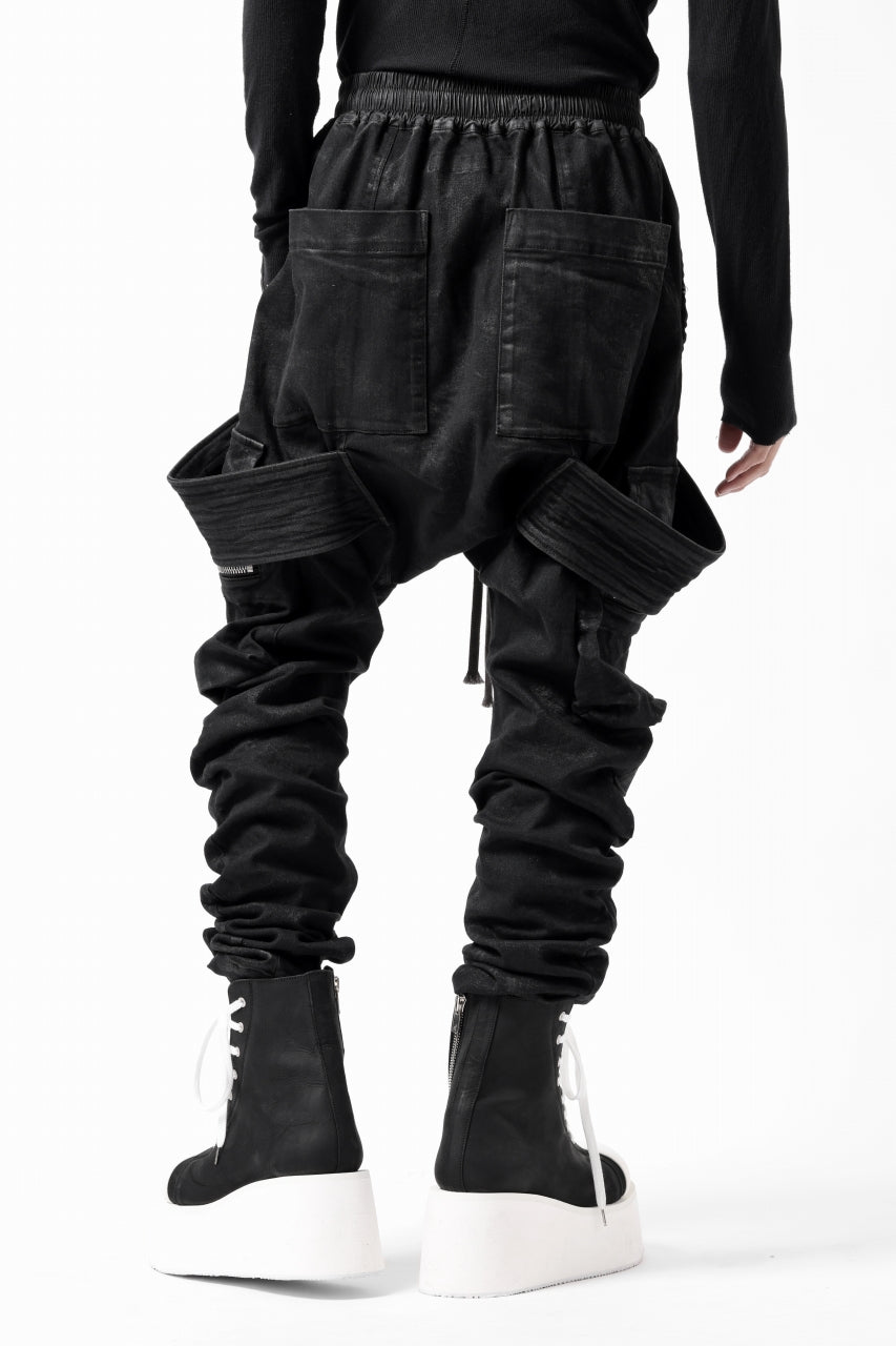 画像をギャラリービューアに読み込む, A.F ARTEFACT COATED FLAP-DETAIL SLIM CARGO PANTS / HI-STRETCH DENIM (BLACK)