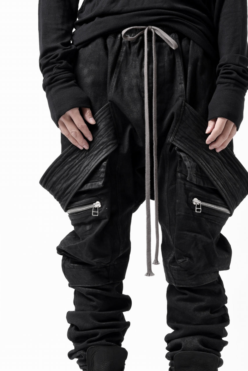 画像をギャラリービューアに読み込む, A.F ARTEFACT COATED FLAP-DETAIL SLIM CARGO PANTS / HI-STRETCH DENIM (BLACK)
