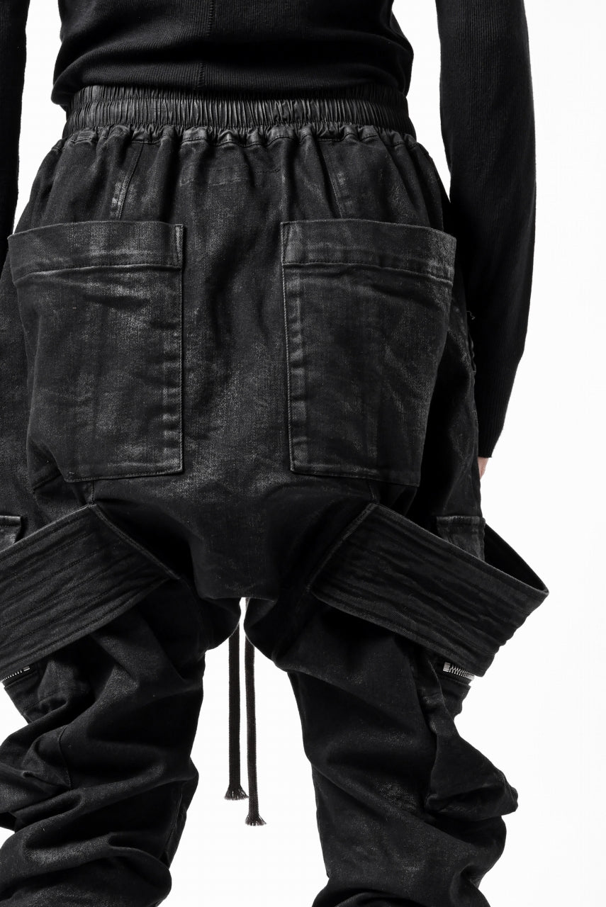 画像をギャラリービューアに読み込む, A.F ARTEFACT COATED FLAP-DETAIL SLIM CARGO PANTS / HI-STRETCH DENIM (BLACK)