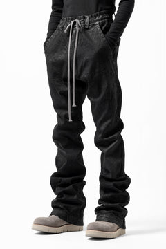 画像をギャラリービューアに読み込む, A.F ARTEFACT COATED FLARE LONG PANTS / HI-STRETCH DENIM (BLACK)