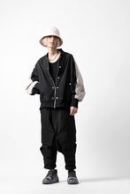 画像をギャラリービューアに読み込む, A.F ARTEFACT D-CLOTCH BIG CARGO CROPPED PANTS (BLACK)
