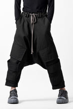 画像をギャラリービューアに読み込む, A.F ARTEFACT D-CLOTCH BIG CARGO CROPPED PANTS (BLACK)
