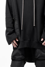 Load image into Gallery viewer, A.F ARTEFACT COMBI HOODIE PULLOVER PARKA / COTTON SWEAT (BLACK)