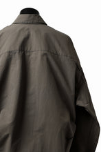 画像をギャラリービューアに読み込む, A.F ARTEFACT SNAPPED COCOON SHIRT (KHAKI)