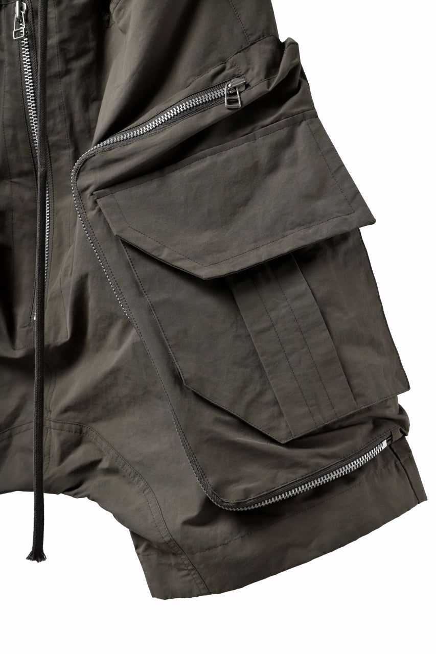 画像をギャラリービューアに読み込む, A.F ARTEFACT RADICAL-ZIP MILITARY SARROUEL SHORTS (KHAKI)