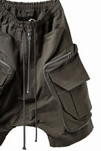 画像をギャラリービューアに読み込む, A.F ARTEFACT RADICAL-ZIP MILITARY SARROUEL SHORTS (KHAKI)