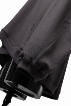 画像をギャラリービューアに読み込む, A.F ARTEFACT PYRA PATTERN PRINT CREW NECK TOPS (GREY)