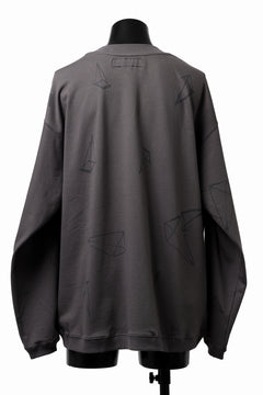 画像をギャラリービューアに読み込む, A.F ARTEFACT PYRA PATTERN PRINT CREW NECK TOPS (GREY)
