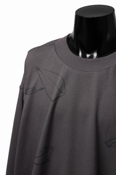 画像をギャラリービューアに読み込む, A.F ARTEFACT PYRA PATTERN PRINT CREW NECK TOPS (GREY)