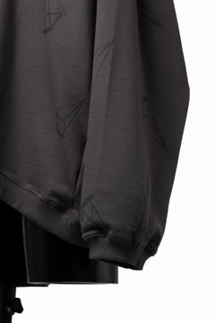 画像をギャラリービューアに読み込む, A.F ARTEFACT PYRA PATTERN PRINT CREW NECK TOPS (GREY)