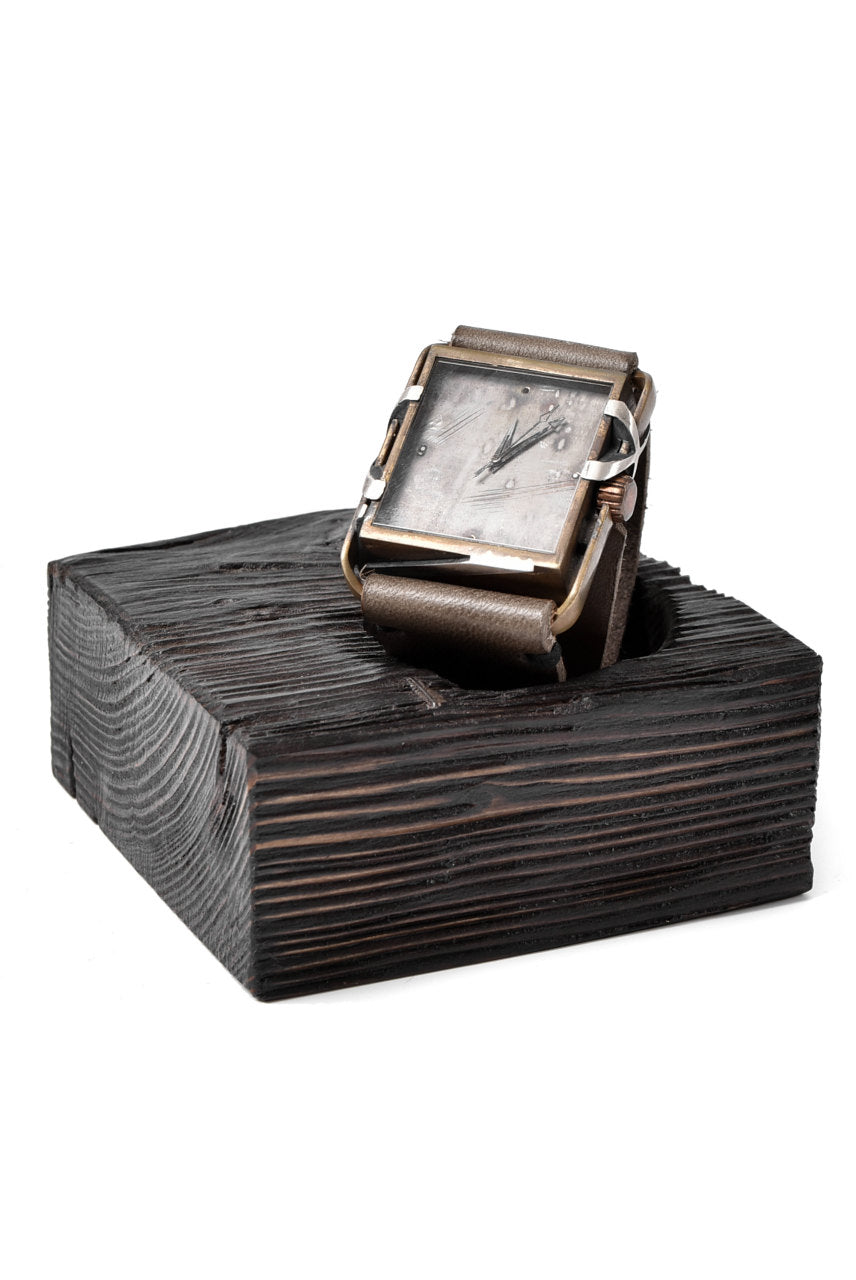 画像をギャラリービューアに読み込む, TACET x ESDE - Pyramid watch in brass with Black Diamond (Automatic)