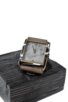 画像をギャラリービューアに読み込む, TACET x ESDE - Pyramid watch in brass with Black Diamond (Automatic)