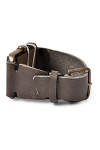 画像をギャラリービューアに読み込む, TACET x ESDE - Pyramid watch in brass with Black Diamond (Automatic)