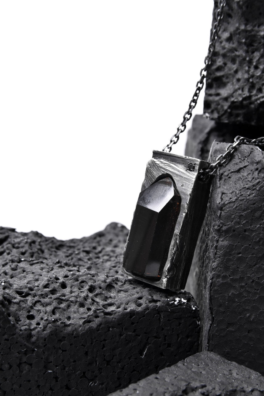 画像をギャラリービューアに読み込む, GASPARD HEX Quartz Inclusion Pendant XL with Black Diamond