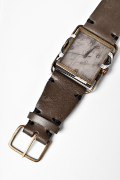 画像をギャラリービューアに読み込む, TACET x ESDE - Pyramid watch in brass with Black Diamond (Automatic)
