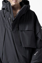 画像をギャラリービューアに読み込む, D-VEC x ALMOSTBLACK HOODED JACKET / GORE-TEX PRODUCT 2L PRIMALOFT SHELL (BLACK)
