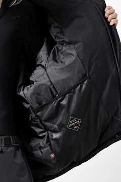 画像をギャラリービューアに読み込む, D-VEC x ALMOSTBLACK HOODED JACKET / GORE-TEX PRODUCT 2L PRIMALOFT SHELL (BLACK)