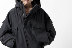 画像をギャラリービューアに読み込む, D-VEC x ALMOSTBLACK HOODED JACKET / GORE-TEX PRODUCT 2L PRIMALOFT SHELL (BLACK)