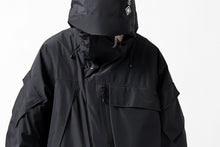 画像をギャラリービューアに読み込む, D-VEC x ALMOSTBLACK HOODED JACKET / GORE-TEX PRODUCT 2L PRIMALOFT SHELL (BLACK)