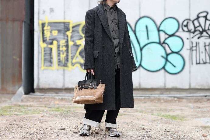 STYLING | ロングコート×スニーカースタイル Ten c, forme d'expression KLASICA . ierib