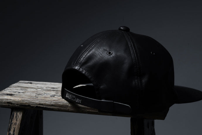 NEW ARRIVAL | 新展開のレザーキャップ - MONOCHROME BACKLASH.