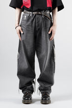画像をギャラリービューアに読み込む, MASTERMIND WORLD PATCHWORK JACQUARD STRAIGHT DENIM PANTS (BLACK)