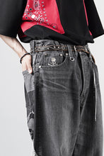 画像をギャラリービューアに読み込む, MASTERMIND WORLD PATCHWORK JACQUARD STRAIGHT DENIM PANTS (BLACK)