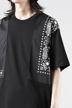 画像をギャラリービューアに読み込む, mastermind JAPAN BANDANA SS TEE / REGULAR FIT (BLACK x BLACK)
