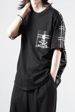 画像をギャラリービューアに読み込む, mastermind JAPAN MIXED-FABRIC POCKET SS TEE / REGULAR FIT (BLACK x BLACK)