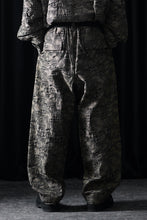 画像をギャラリービューアに読み込む, KLASICA "OVUM" EGG SHAPE EASY TROUSERS / BACK JACQUARD HOUND TOOTH CAMO (FOREST)