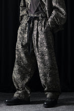 画像をギャラリービューアに読み込む, KLASICA "OVUM" EGG SHAPE EASY TROUSERS / BACK JACQUARD HOUND TOOTH CAMO (FOREST)