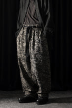 画像をギャラリービューアに読み込む, KLASICA "OVUM" EGG SHAPE EASY TROUSERS / BACK JACQUARD HOUND TOOTH CAMO (FOREST)