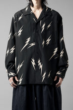 Load image into Gallery viewer, Y's for men x MASSES TE PATTERN DISCHARGE PRINT L/S SHIRT (BLACK)