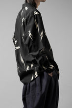 Load image into Gallery viewer, Y's for men x MASSES TE PATTERN DISCHARGE PRINT L/S SHIRT (BLACK)