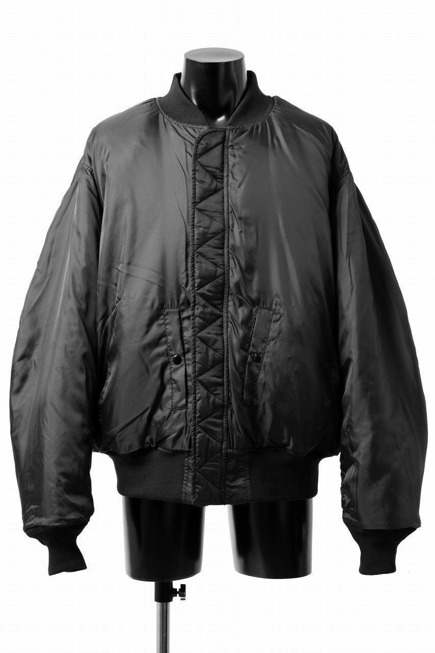 MASTERMIND WORLD x ALPHA INDUSTRIES REVERSIBLE MA-1 JACKET (BLACK)