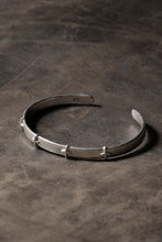 Load image into Gallery viewer, m.a+ thin silver stitched cross silver bangle / AB058 AG (SILVER)