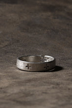Load image into Gallery viewer, m.a+ multiple silver cross carved ring / AG050 AG (SILVER)