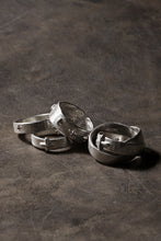 Load image into Gallery viewer, m.a+ multiple silver cross carved ring / AG050 AG (SILVER)