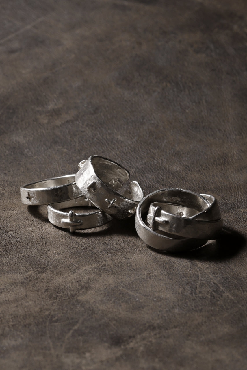 Load image into Gallery viewer, m.a+ multiple silver cross carved ring / AG050 AG (SILVER)