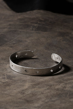 Load image into Gallery viewer, m.a+ cross punched silver bracelet / AB15 AG (SILVER)