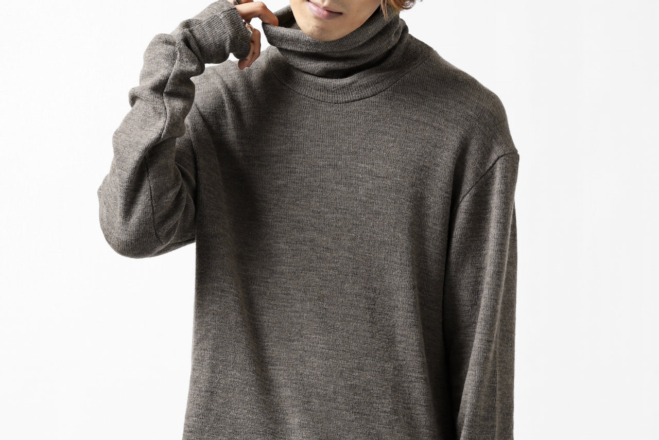 KLASICA SMOKE TURTLE NECK KNIT SWEAT TOP / WEANER WOOL RIB (FAWN)