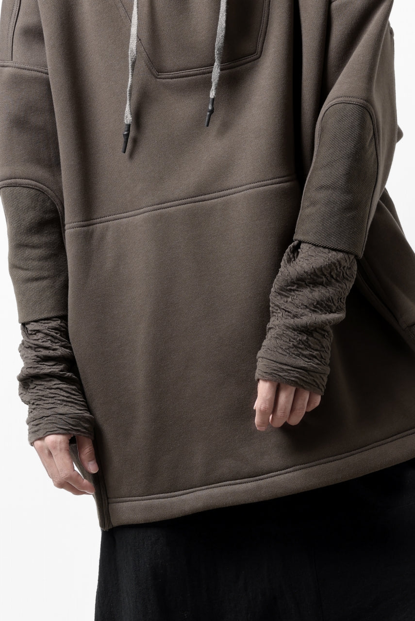 FIRST AID TO THE INJURED -TABEO- OVER HOODIE / HEAVYWEIGHT TERRY WARMER (FOSSIL)