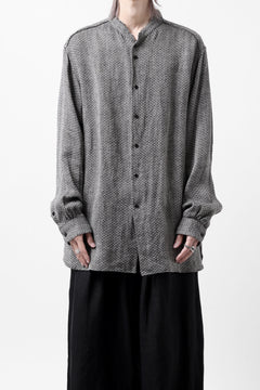Load image into Gallery viewer, COLINA BANDED COLLAR WIDE SHIRT / LINEN DOBBY CHAMBRAY (BLACK)