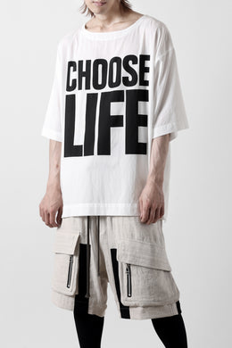 KATHARINE HAMNETT FABRIC SLOGAN TEE / CHOOSE LIFE (WHITE)