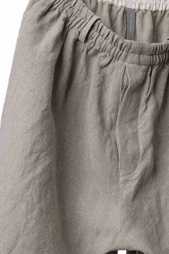 Load image into Gallery viewer, YUTA MATSUOKA dirts tapered trousers / no.14 linen canvas (ecru)