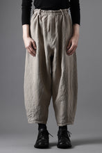Load image into Gallery viewer, YUTA MATSUOKA dirts tapered trousers / no.14 linen canvas (ecru)