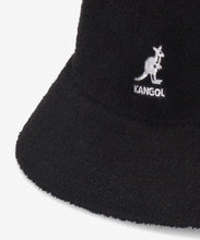 画像をギャラリービューアに読み込む, MASTERMIND WORLD x KANGOL® BERMUDA CASUAL (BLACK)