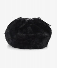 画像をギャラリービューアに読み込む, MASTERMIND WORLD x KANGOL® FAUX FUR TRAPPER (BLACK)