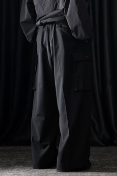 Load image into Gallery viewer, TARO HORIUCHI / th products Wide Cargo Pants / 2Way Stretch W/P Tropical (black)