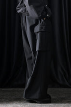 Load image into Gallery viewer, TARO HORIUCHI / th products Wide Cargo Pants / 2Way Stretch W/P Tropical (black)
